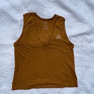 BRAND NEW!🥥

RVCA Muscle Tank 

size: M